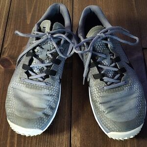 Men's Nike Gray Lightweight Golf Shoes